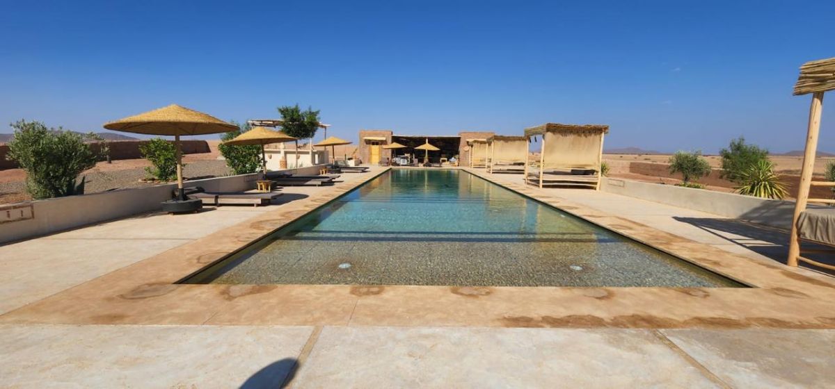 vue facade et piscine marrakech